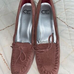 Cause and Effect Salmon Suede Moccasins Heels in Size 8.5 M.